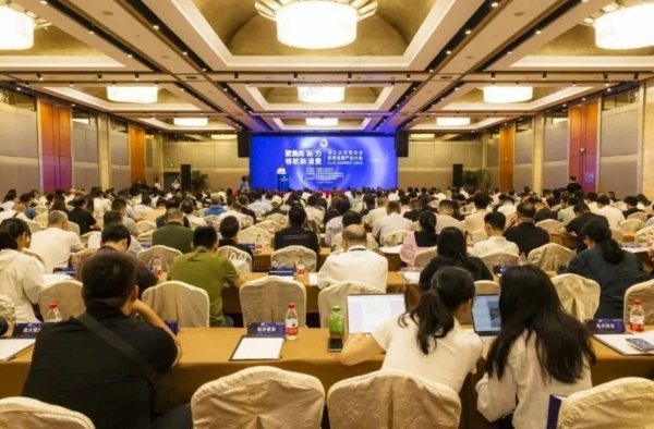 荣膺十强榜首，再续行业领导力——泰普森获评“2024年度中国轻工业礼仪休闲用品行业十强企业”